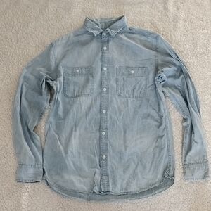 Uniqlo Men's Light Blue Casual Shirt
